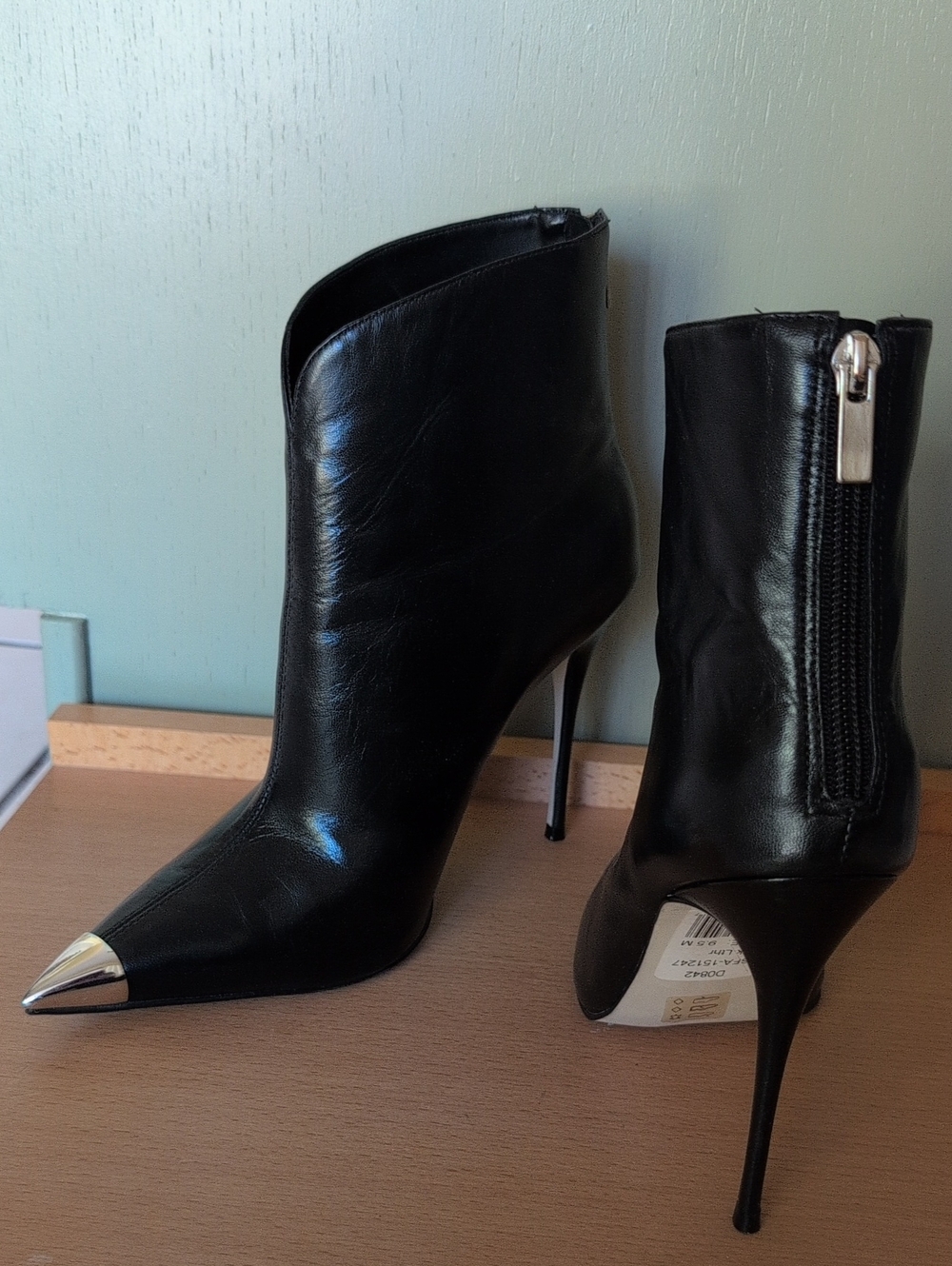 Saks Fifth Avenue Black Leather Pointed Stiletto Boots, Silver Toe Cap, Size 9.5